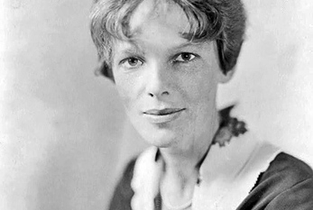 Retrato del pionero de la aviación estadounidense Amelia Earhart.