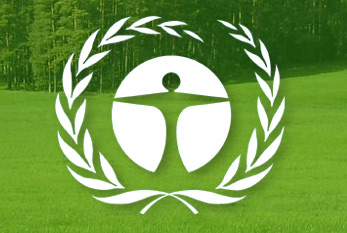 El logotipo del Programa de las Naciones Unidas para el Medio Ambiente, en el fondo un prado con el bosque.